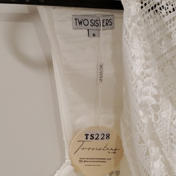Two Sisters The Label white lace dress - Picture 6 of 7
